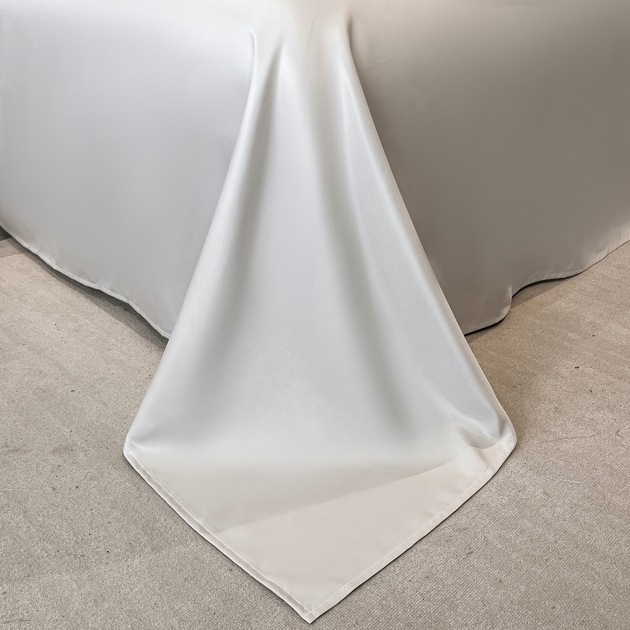 91家纺网 家纺一手货源 找家纺 逸尚阁 2026新款水洗真丝豹纹夏被四件套 豹纹夏被-灰