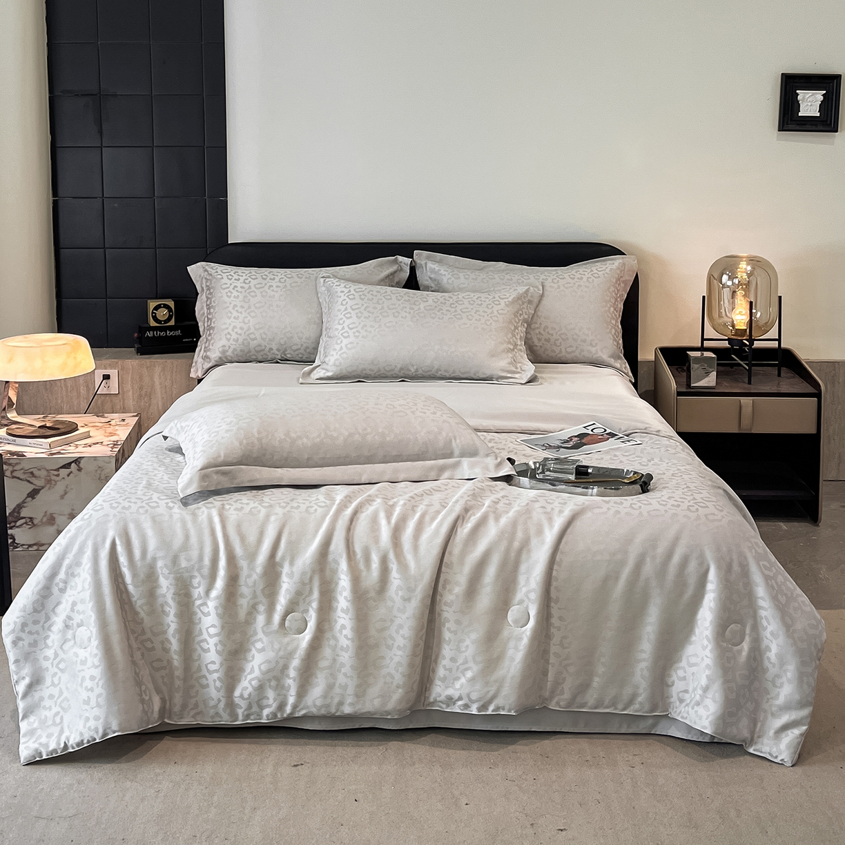 91家纺网 家纺一手货源 找家纺 逸尚阁 2026新款水洗真丝豹纹夏被四件套 豹纹夏被-灰