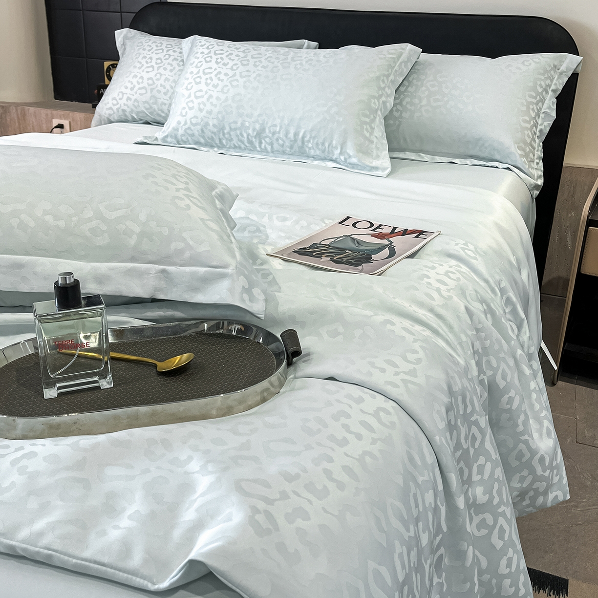 91家纺网 家纺一手货源 找家纺 逸尚阁 2026新款水洗真丝豹纹夏被四件套 豹纹夏被-蓝