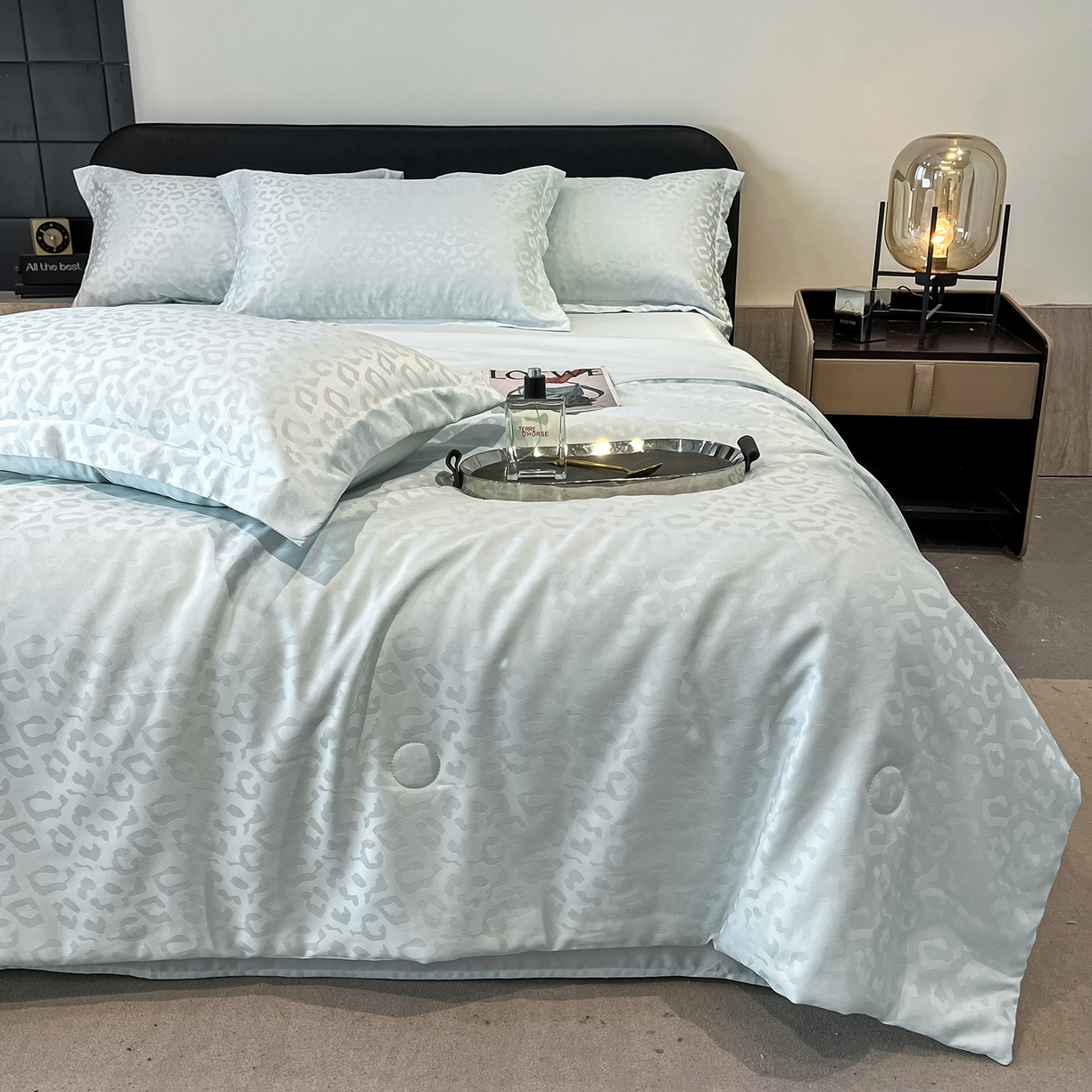 91家纺网 家纺一手货源 找家纺 逸尚阁 2026新款水洗真丝豹纹夏被四件套 豹纹夏被-蓝