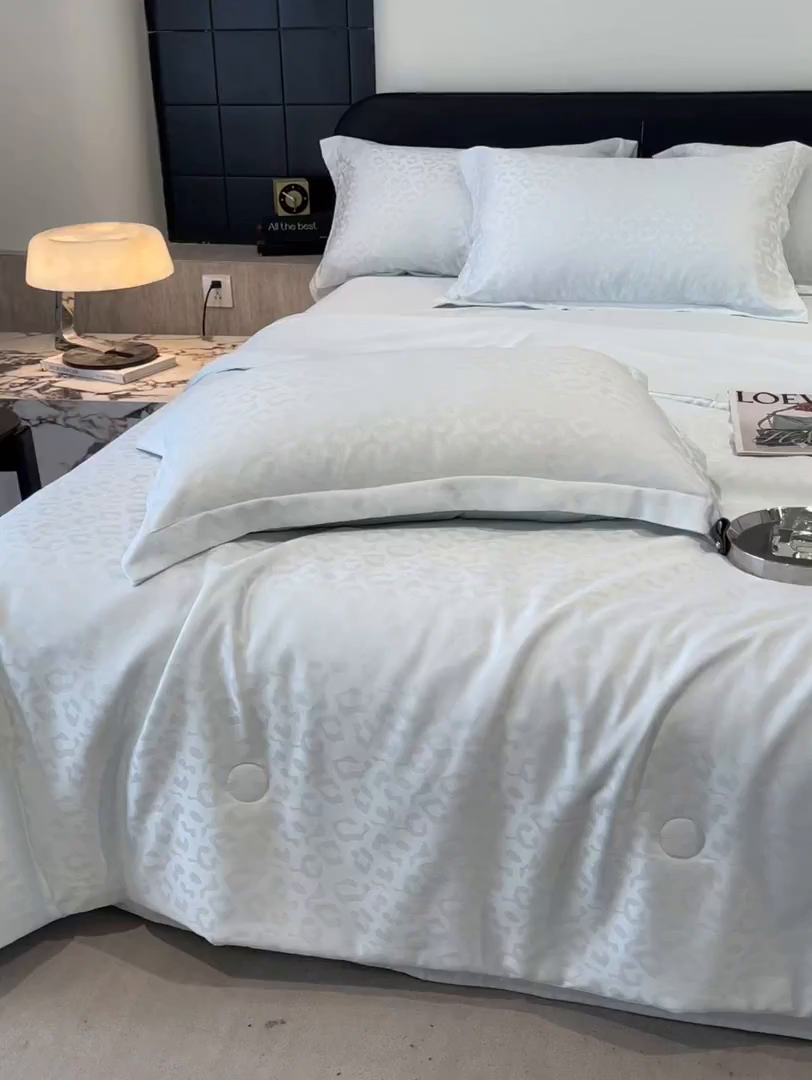 91家纺网 家纺一手货源 找家纺 逸尚阁 2026新款水洗真丝豹纹夏被四件套 豹纹夏被-蓝