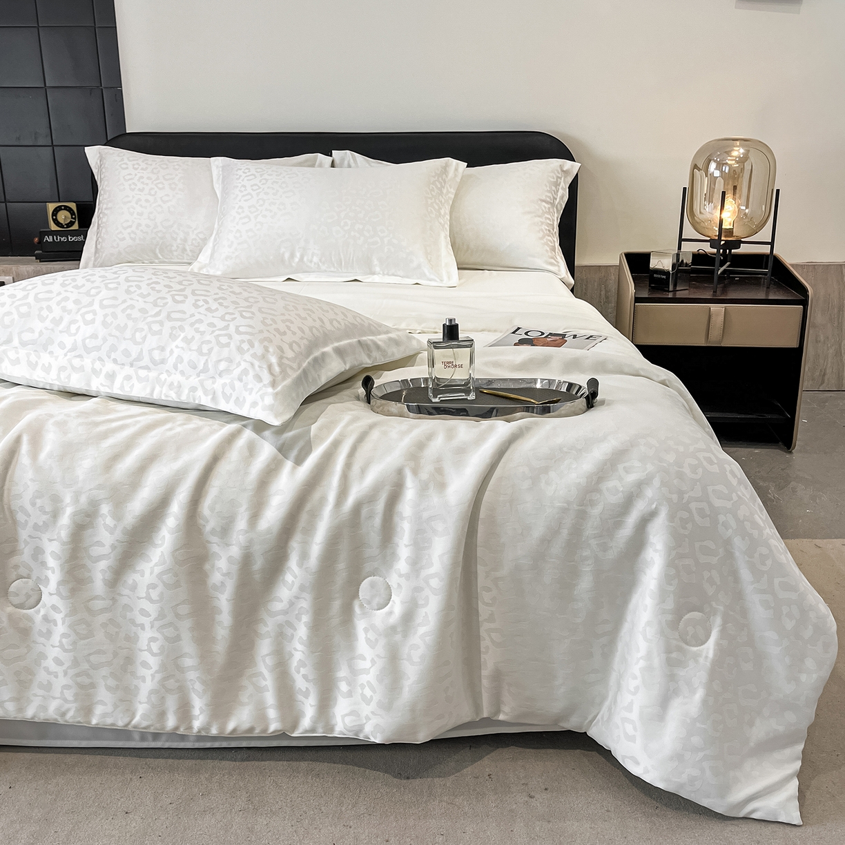 91家纺网 家纺一手货源 找家纺 逸尚阁 2026新款水洗真丝豹纹夏被四件套 豹纹夏被-白