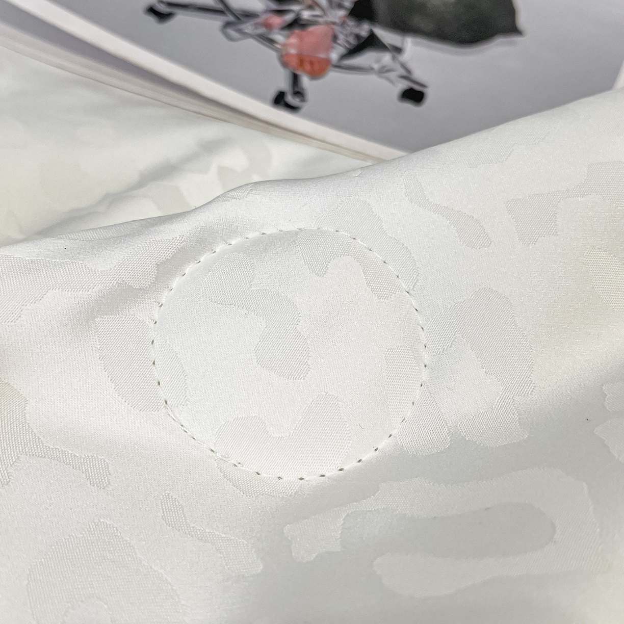 91家纺网 家纺一手货源 找家纺 逸尚阁 2026新款水洗真丝豹纹夏被四件套 豹纹夏被-白