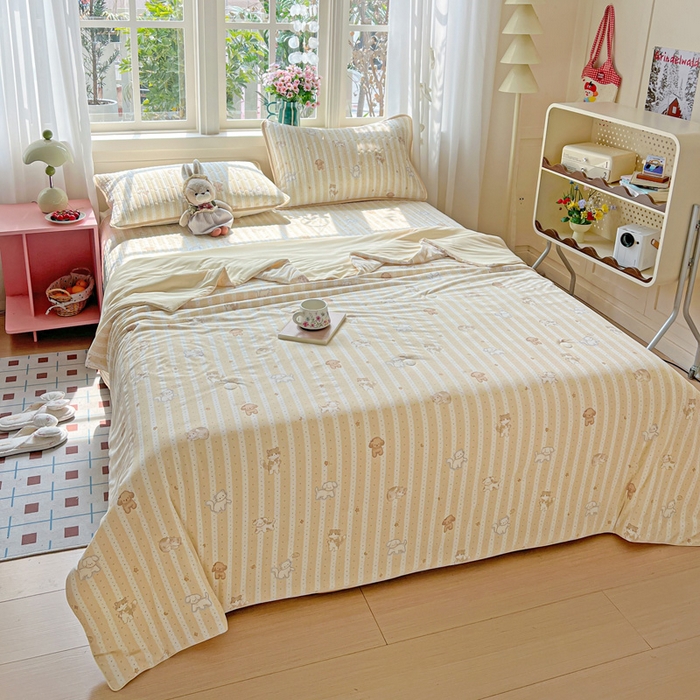 91家纺网 家纺一手货源 找家纺 卡普二店 2026新款A类锦氨凉感印花夏被四件套床盖凉席款--单夏被 奶黄泰迪