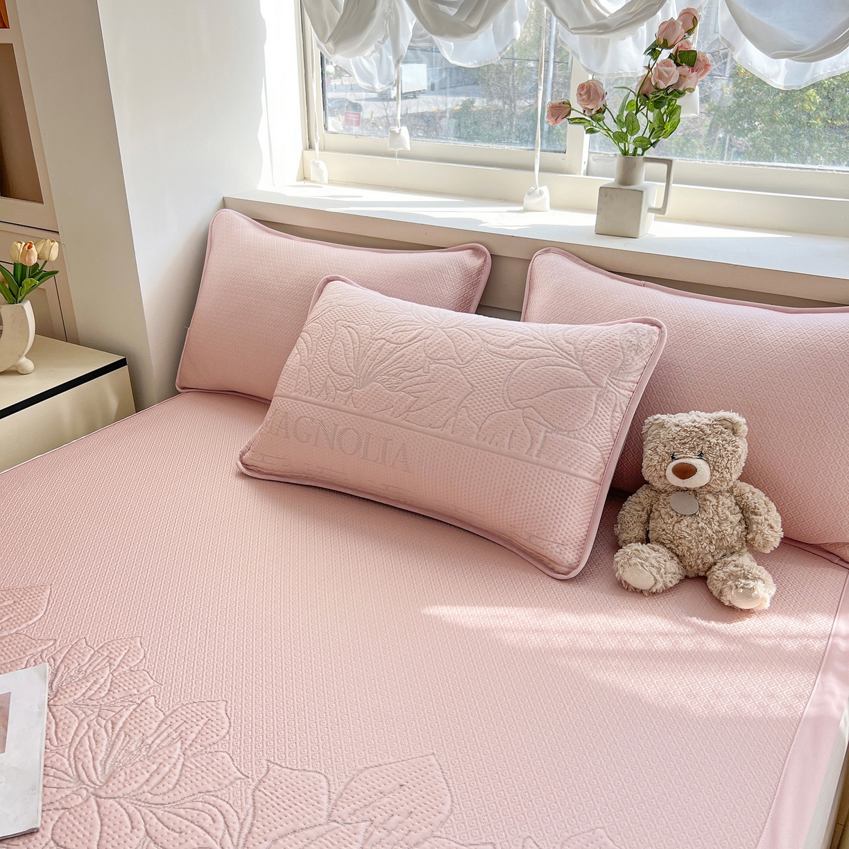 91家纺网 家纺一手货源 找家纺 能好家纺 2026新款高分子pe冰豆豆凉席床席款 半夏粉