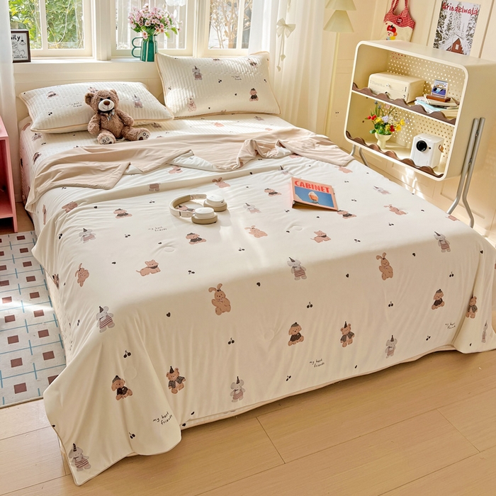 91家纺网 家纺一手货源 找家纺 卡普二店 2026新款A类锦氨凉感印花夏被四件套床盖凉席款--单夏被 奶咖萌宠