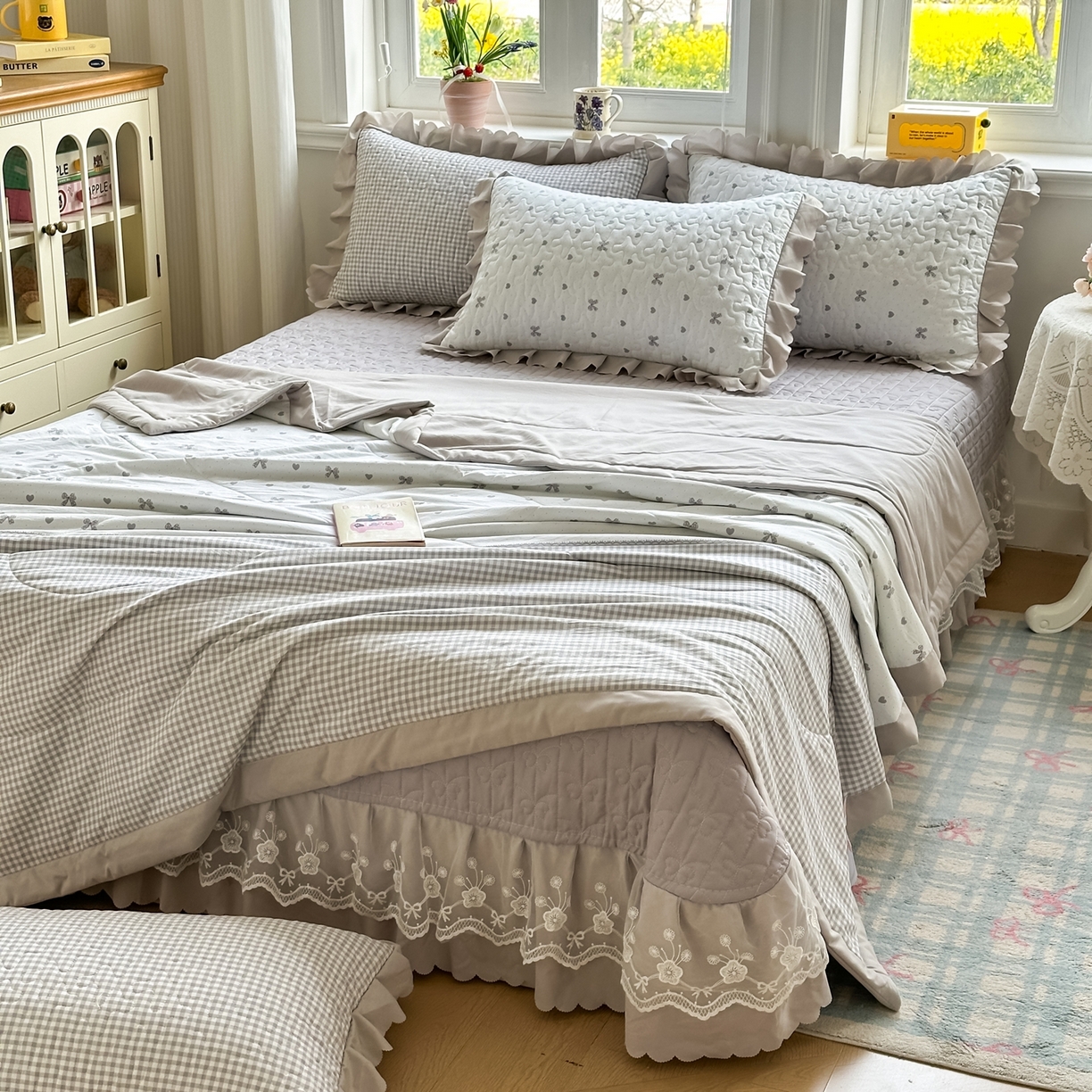 91家纺网 家纺一手货源 找家纺 雅眠居 2026新款直播爆款古法仿棉双层蕾丝花边床盖四件套 AB版-彩格灰