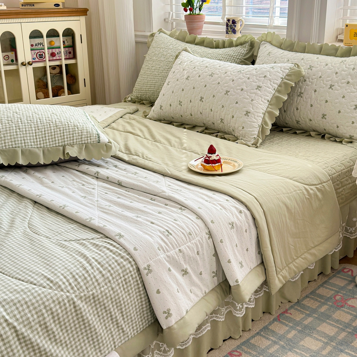 91家纺网 家纺一手货源 找家纺 雅眠居 2026新款直播爆款古法仿棉双层蕾丝花边床盖四件套 AB版-彩格绿