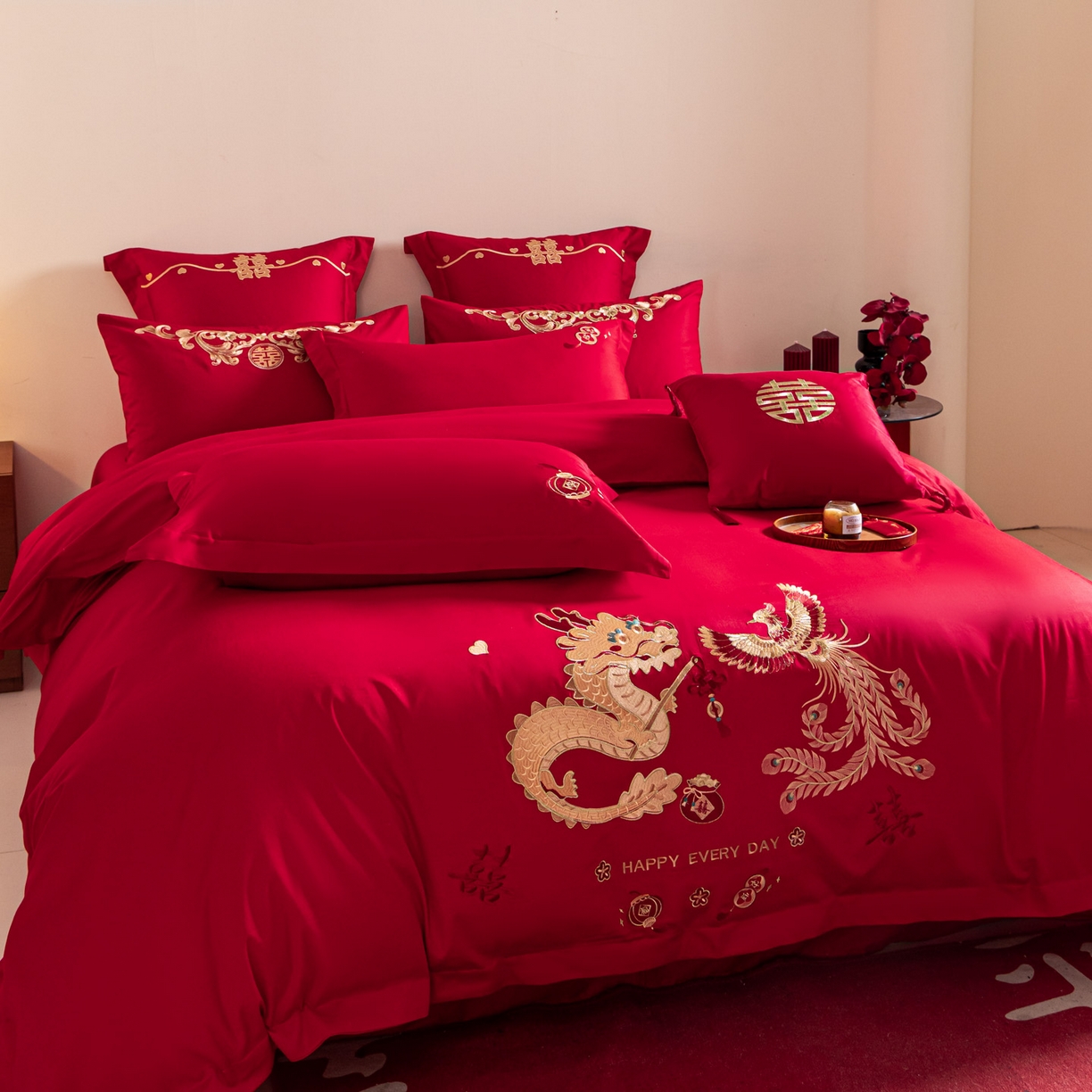 91家纺网 家纺一手货源 找家纺 东方合美（原：皇家传奇） 2026新款纯棉长绒棉刺绣婚庆四件套-龙凤系列 张灯结彩