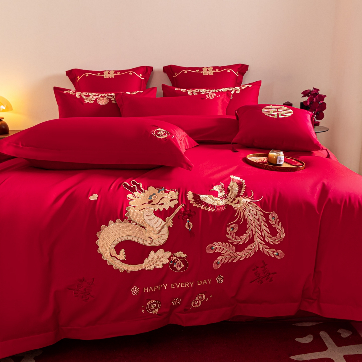 91家纺网 家纺一手货源 找家纺 东方合美（原：皇家传奇） 2026新款纯棉长绒棉刺绣婚庆四件套-龙凤系列 张灯结彩