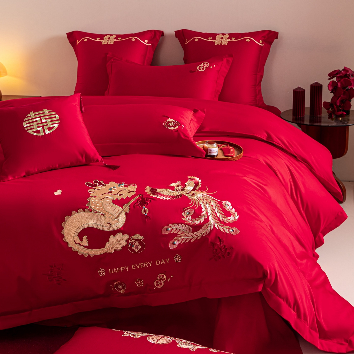 91家纺网 家纺一手货源 找家纺 东方合美（原：皇家传奇） 2026新款纯棉长绒棉刺绣婚庆四件套-龙凤系列 张灯结彩