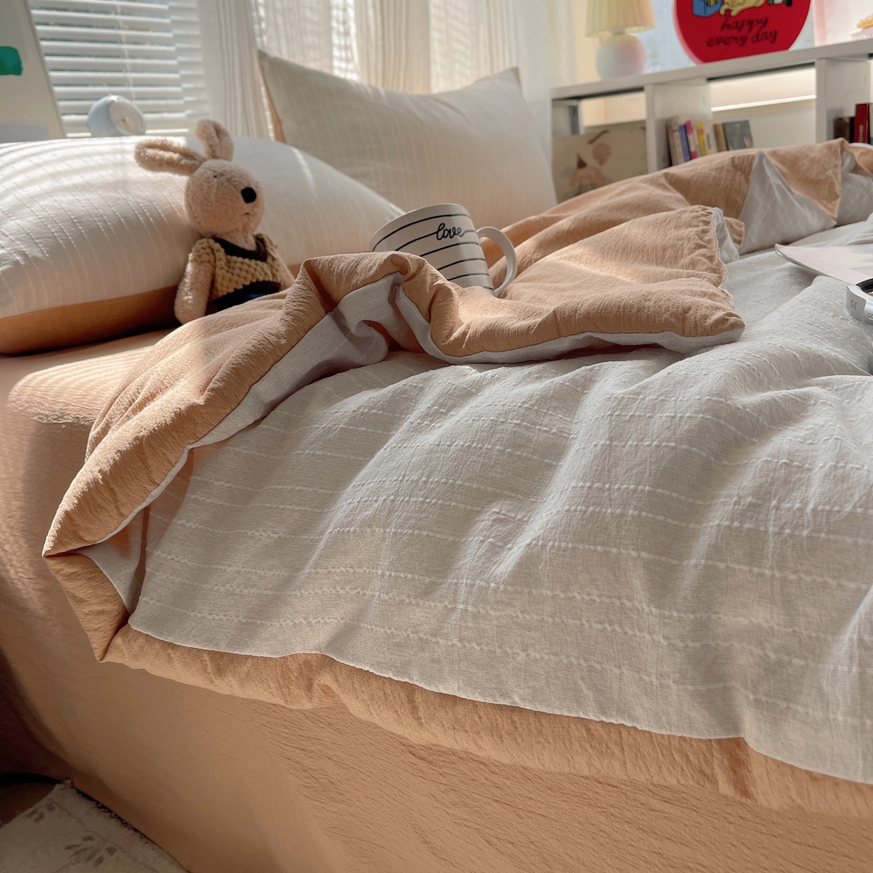 91家纺网 家纺一手货源 找家纺 栩裕纺织 2026新款高克重无印风阳离子提花单夏被-夏被三件套四件套 夏被-白+咖