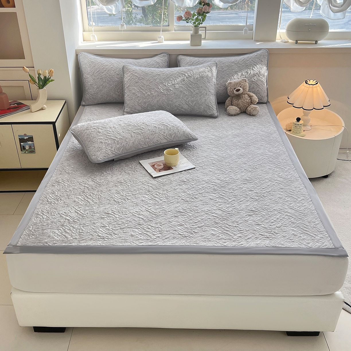 91家纺网 家纺一手货源 找家纺 能好家纺 2026新款高分子pe冰豆豆凉席床席款 轻奢灰