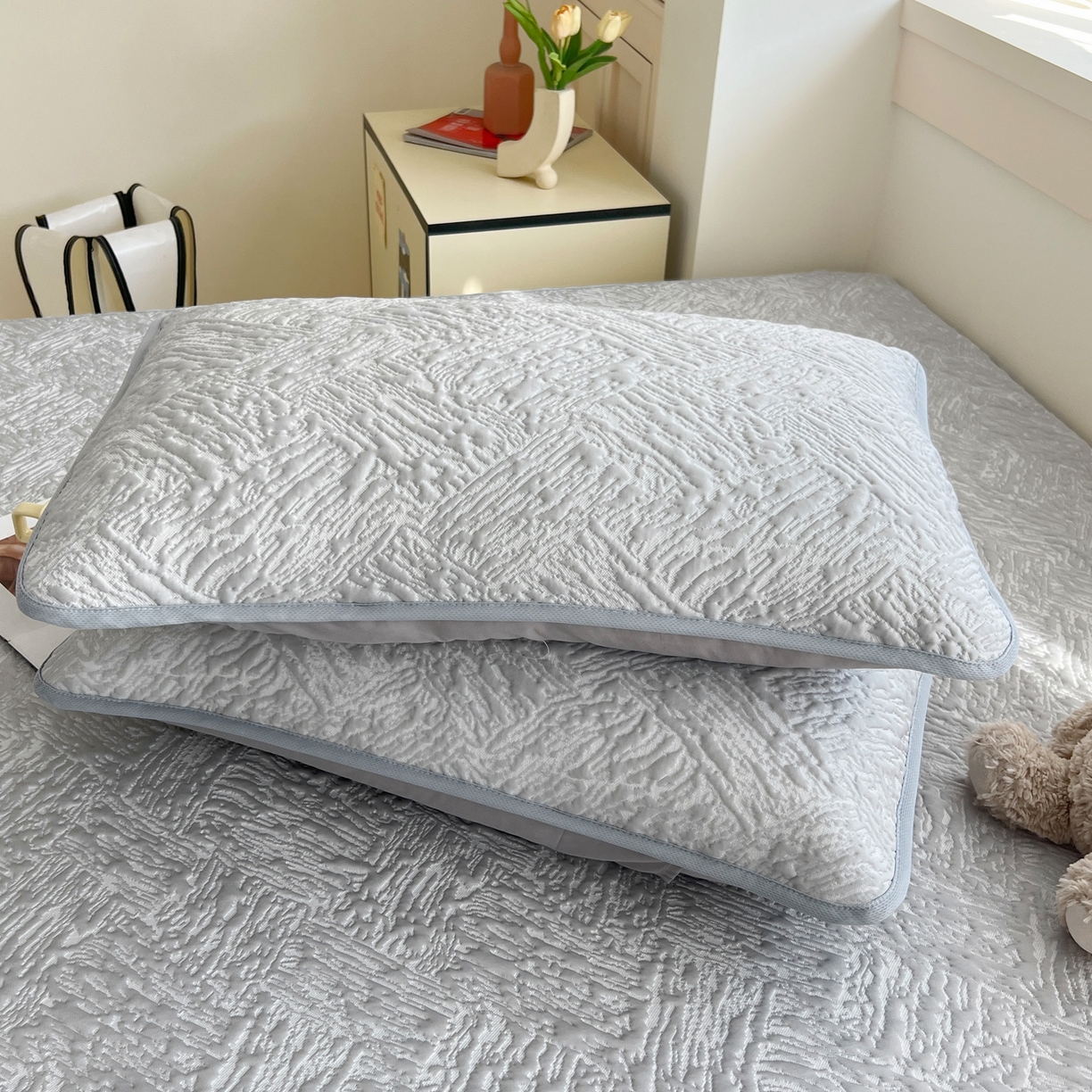 91家纺网 家纺一手货源 找家纺 能好家纺 2026新款高分子pe冰豆豆凉席床席款 轻奢灰