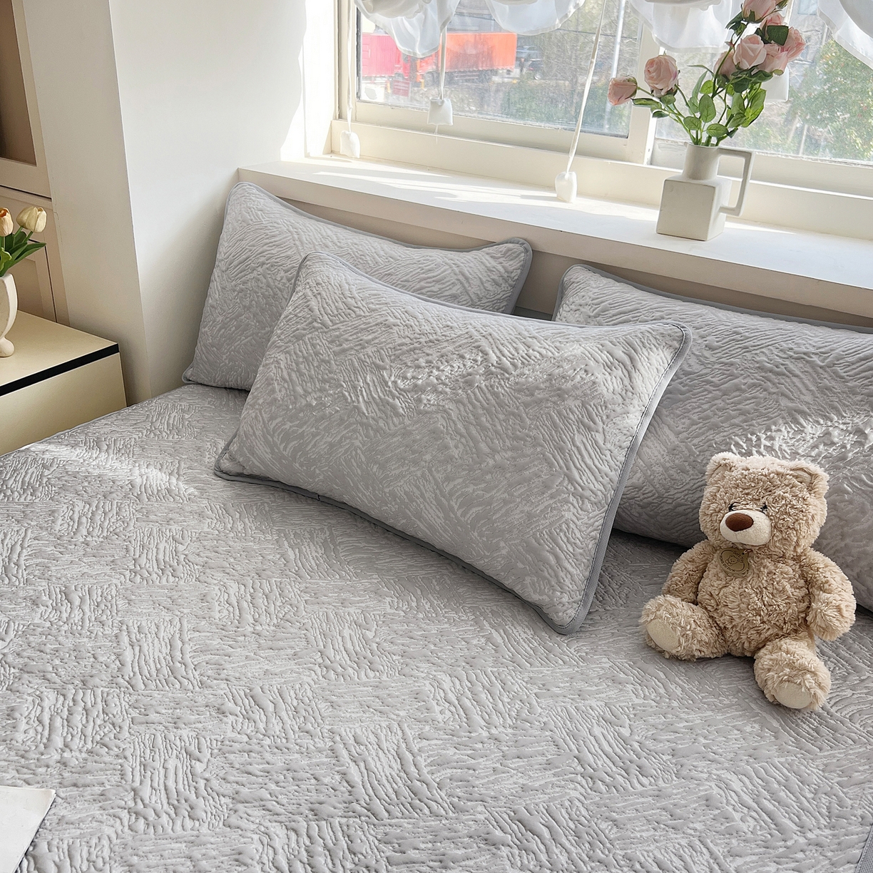 91家纺网 家纺一手货源 找家纺 能好家纺 2026新款高分子pe冰豆豆凉席床席款 轻奢灰