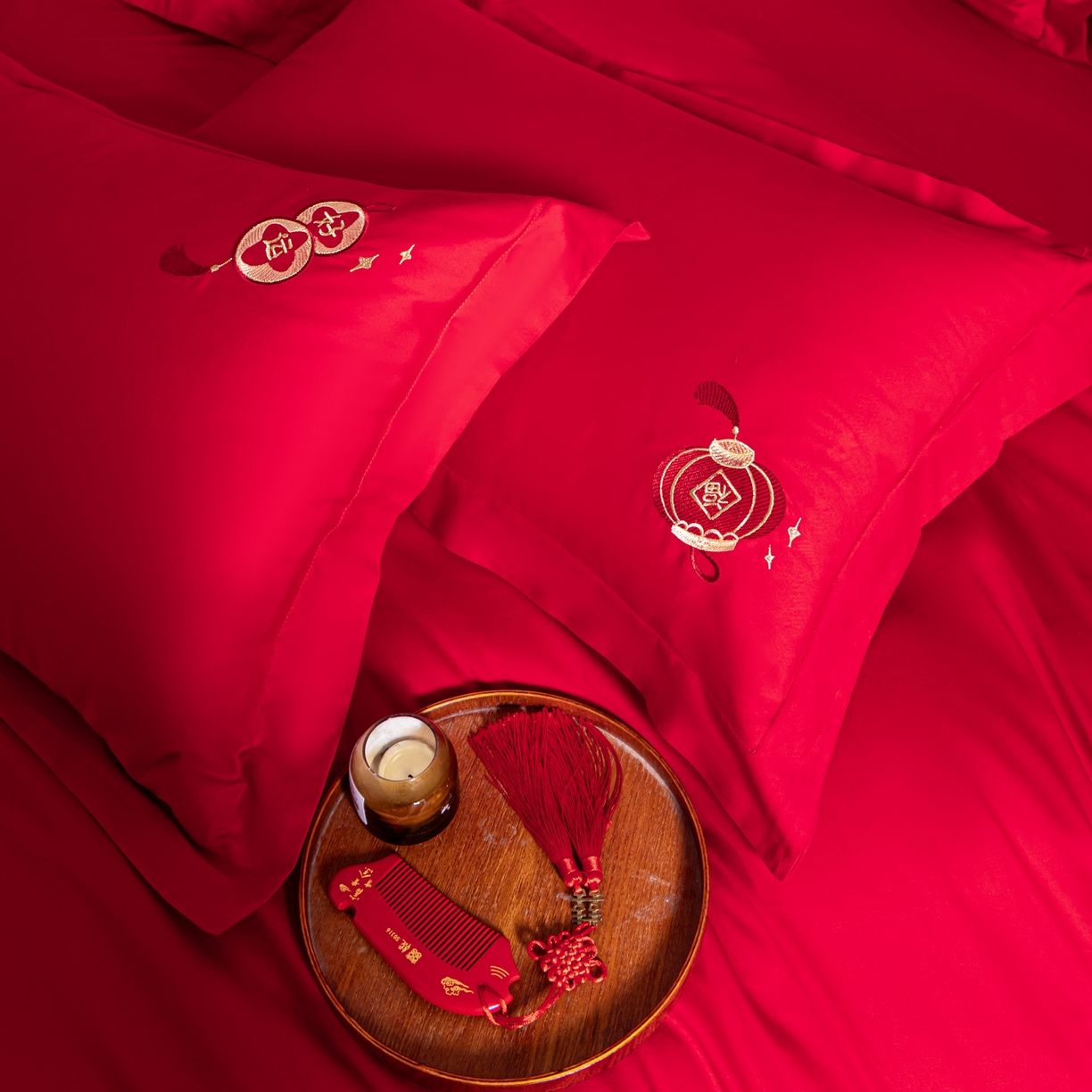 91家纺网 家纺一手货源 找家纺 东方合美（原：皇家传奇） 2026新款纯棉长绒棉刺绣婚庆四件套-龙凤系列 张灯结彩