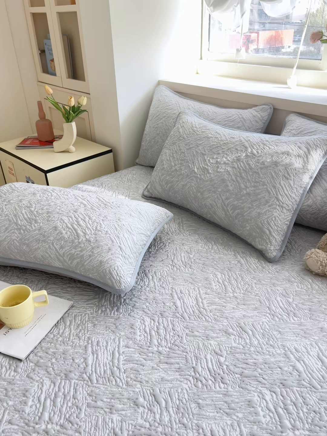 91家纺网 家纺一手货源 找家纺 能好家纺 2026新款高分子pe冰豆豆凉席床席款 轻奢灰