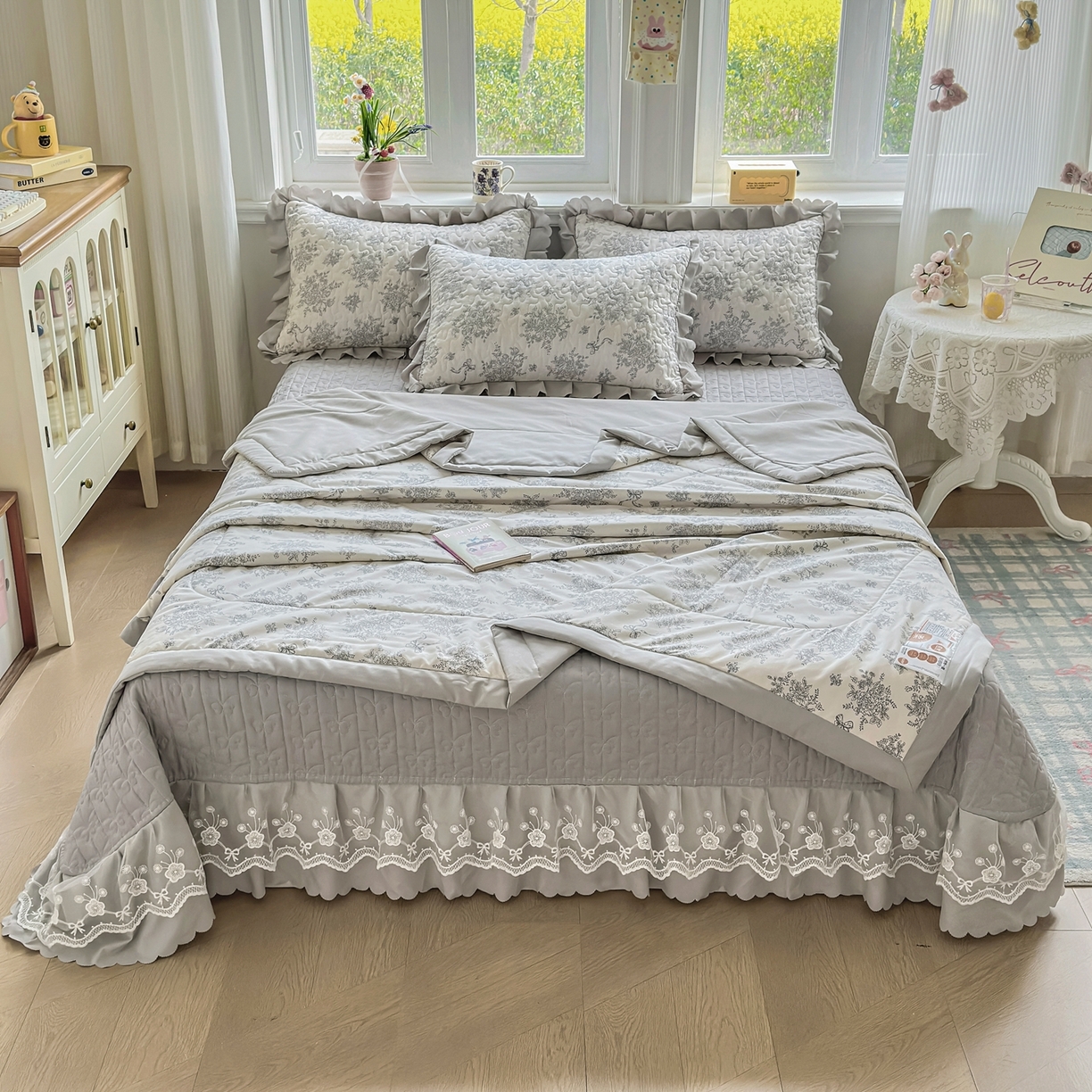 91家纺网 家纺一手货源 找家纺 雅眠居 2026新款直播爆款古法仿棉双层蕾丝花边床盖四件套 AB版-灰韵