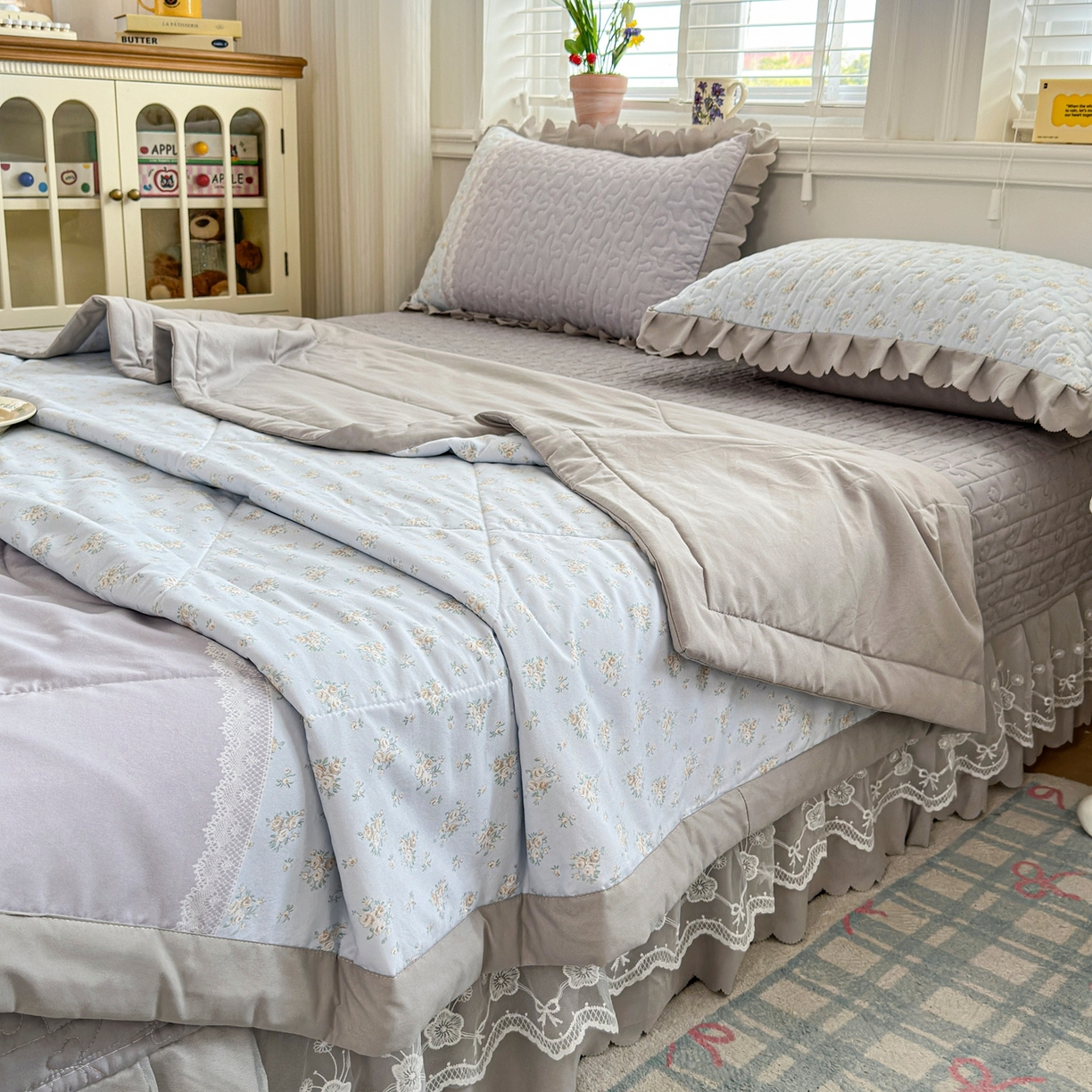 91家纺网 家纺一手货源 找家纺 雅眠居 2026新款直播爆款古法仿棉双层蕾丝花边床盖四件套 AB版-秘境灰