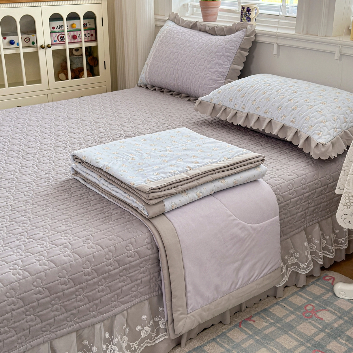 91家纺网 家纺一手货源 找家纺 雅眠居 2026新款直播爆款古法仿棉双层蕾丝花边床盖四件套 AB版-秘境灰