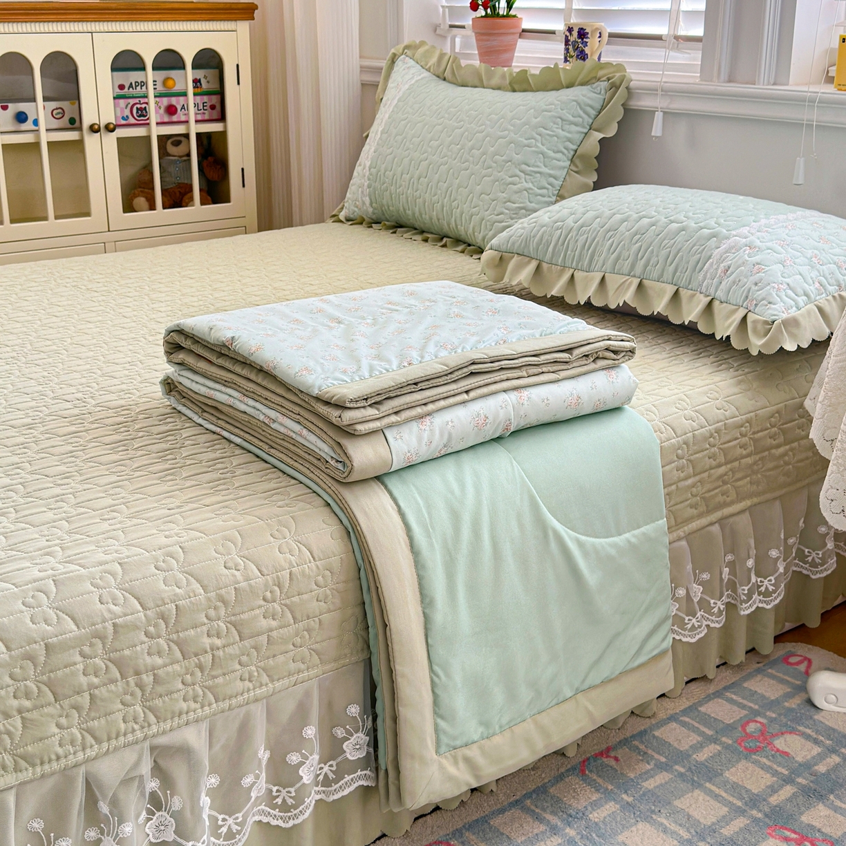91家纺网 家纺一手货源 找家纺 雅眠居 2026新款直播爆款古法仿棉双层蕾丝花边床盖四件套 AB版-秘境绿