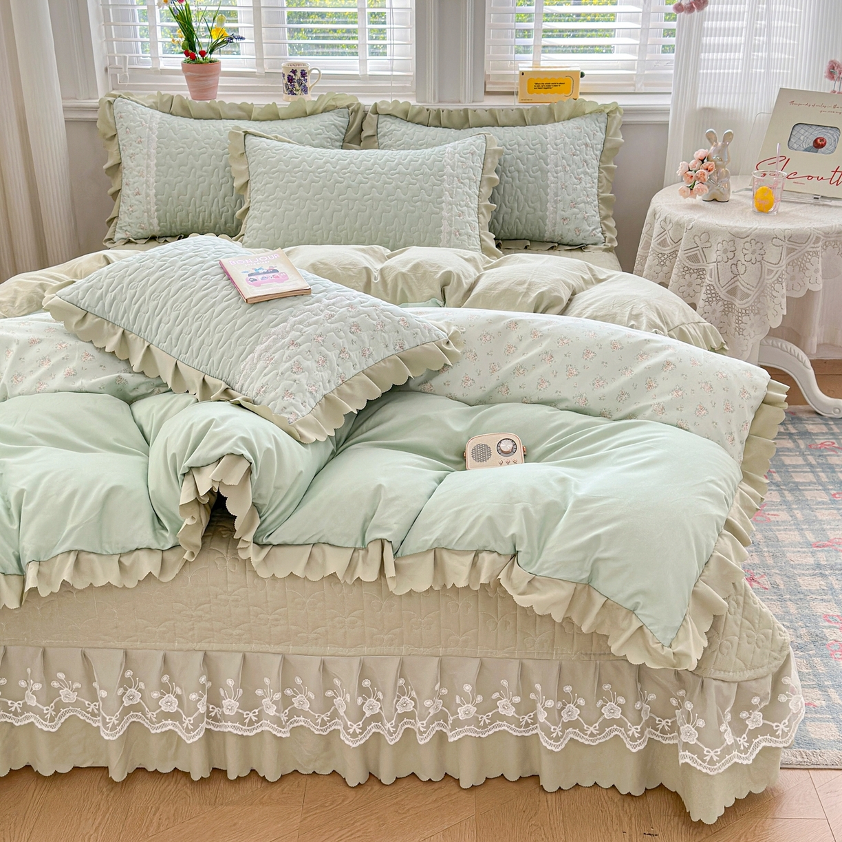 91家纺网 家纺一手货源 找家纺 雅眠居 2026新款直播爆款古法仿棉双层蕾丝花边床盖四件套 AB版-秘境绿