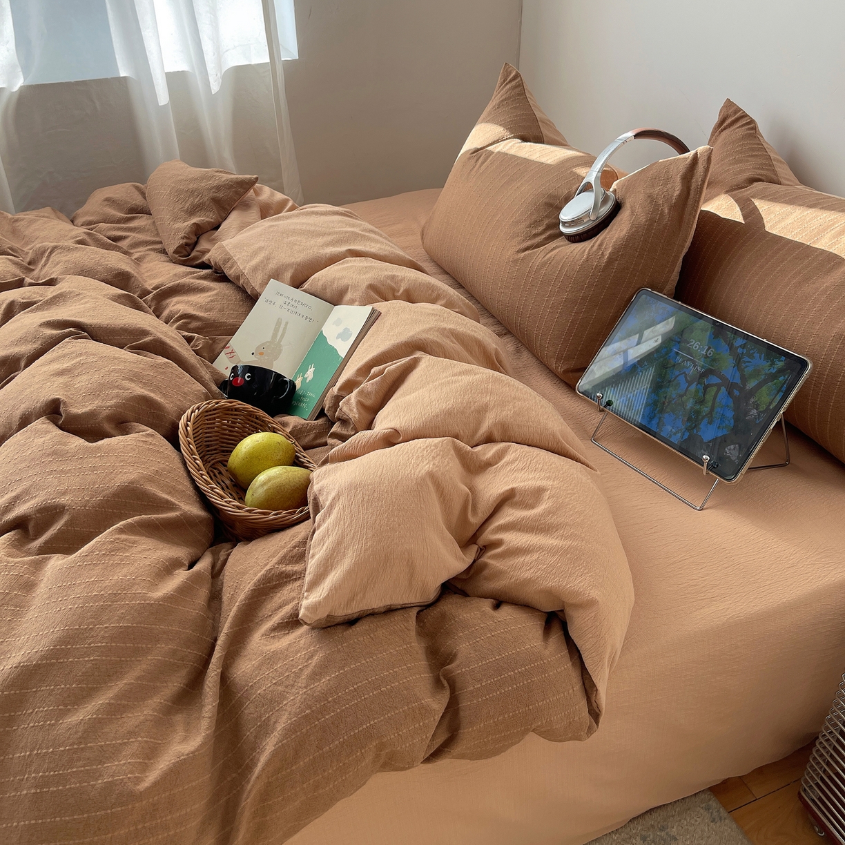 91家纺网 家纺一手货源 找家纺 栩裕纺织 2026新款高克重无印风阳离子提花工艺四件套 轻奢风-焦糖色