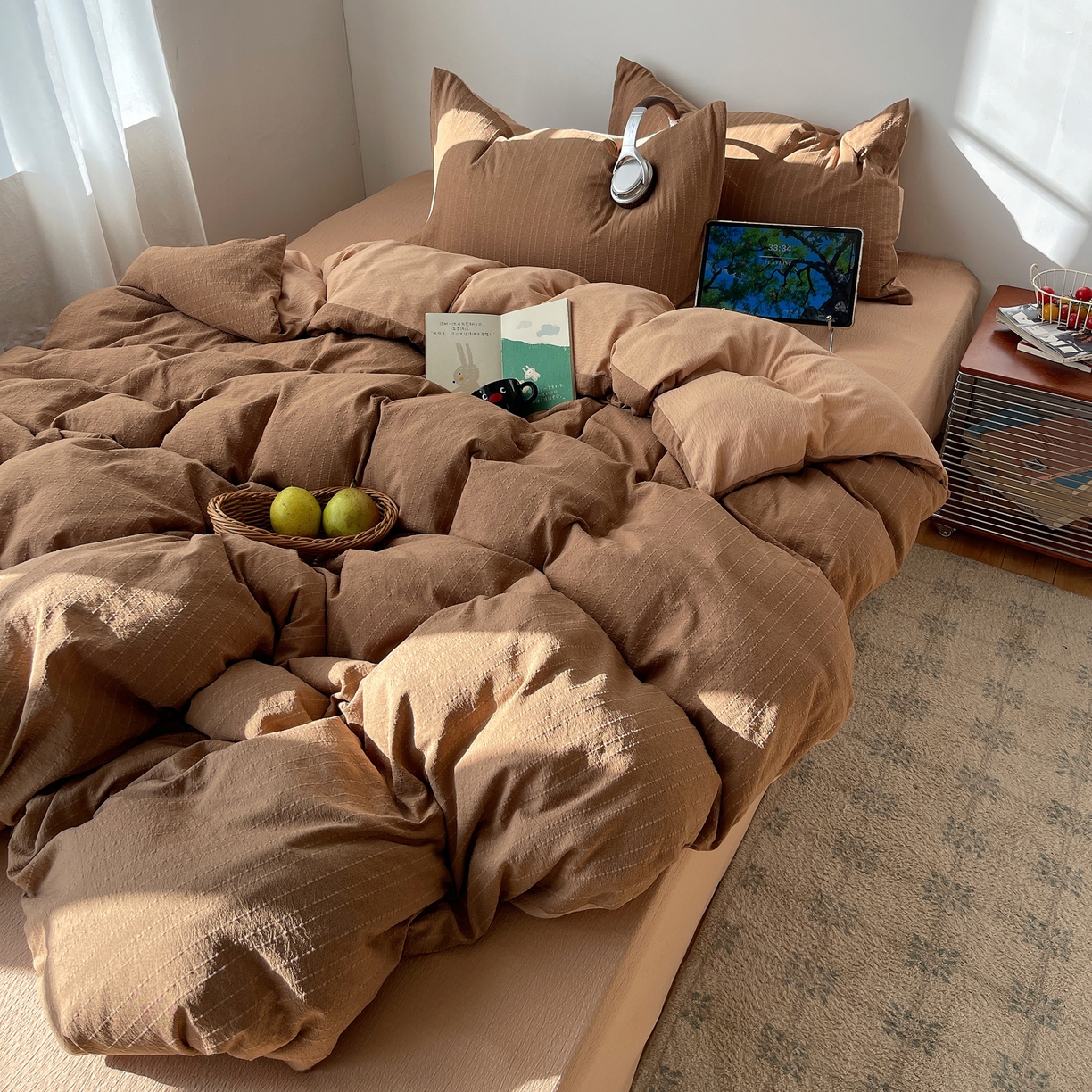 91家纺网 家纺一手货源 找家纺 栩裕纺织 2026新款高克重无印风阳离子提花工艺四件套 轻奢风-焦糖色