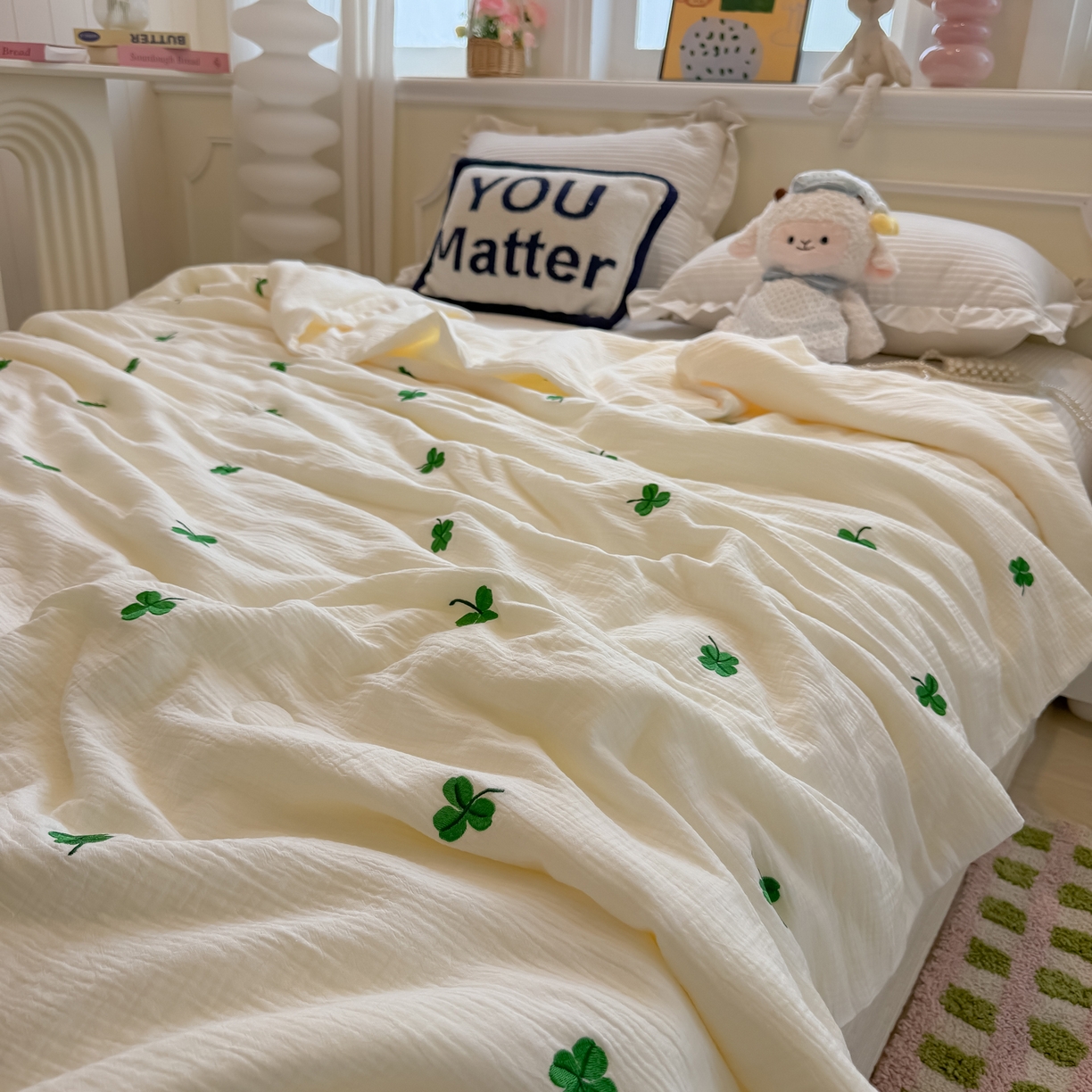 91家纺网 家纺一手货源 找家纺 盼季家纺 2026新款高品质A类木棉皱皱纱小清新刺绣夏被 小清新刺绣夏被-四叶草