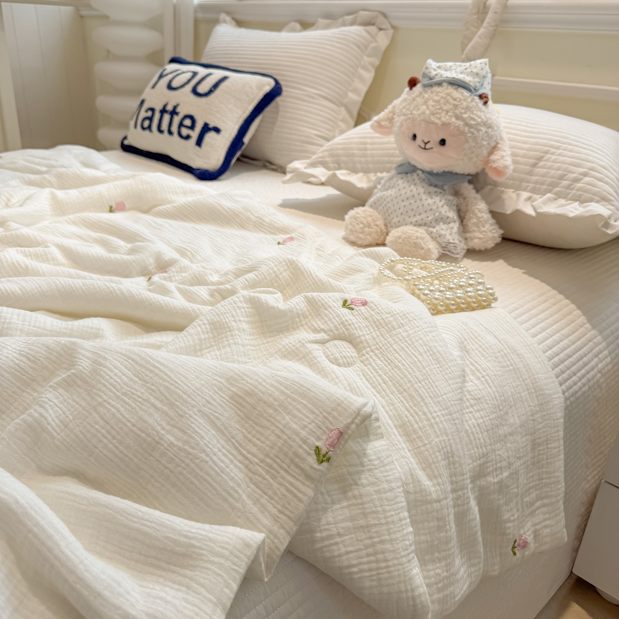 91家纺网 家纺一手货源 找家纺 盼季家纺 2026新款高品质A类木棉皱皱纱小清新刺绣夏被 小清新刺绣夏被-郁金香