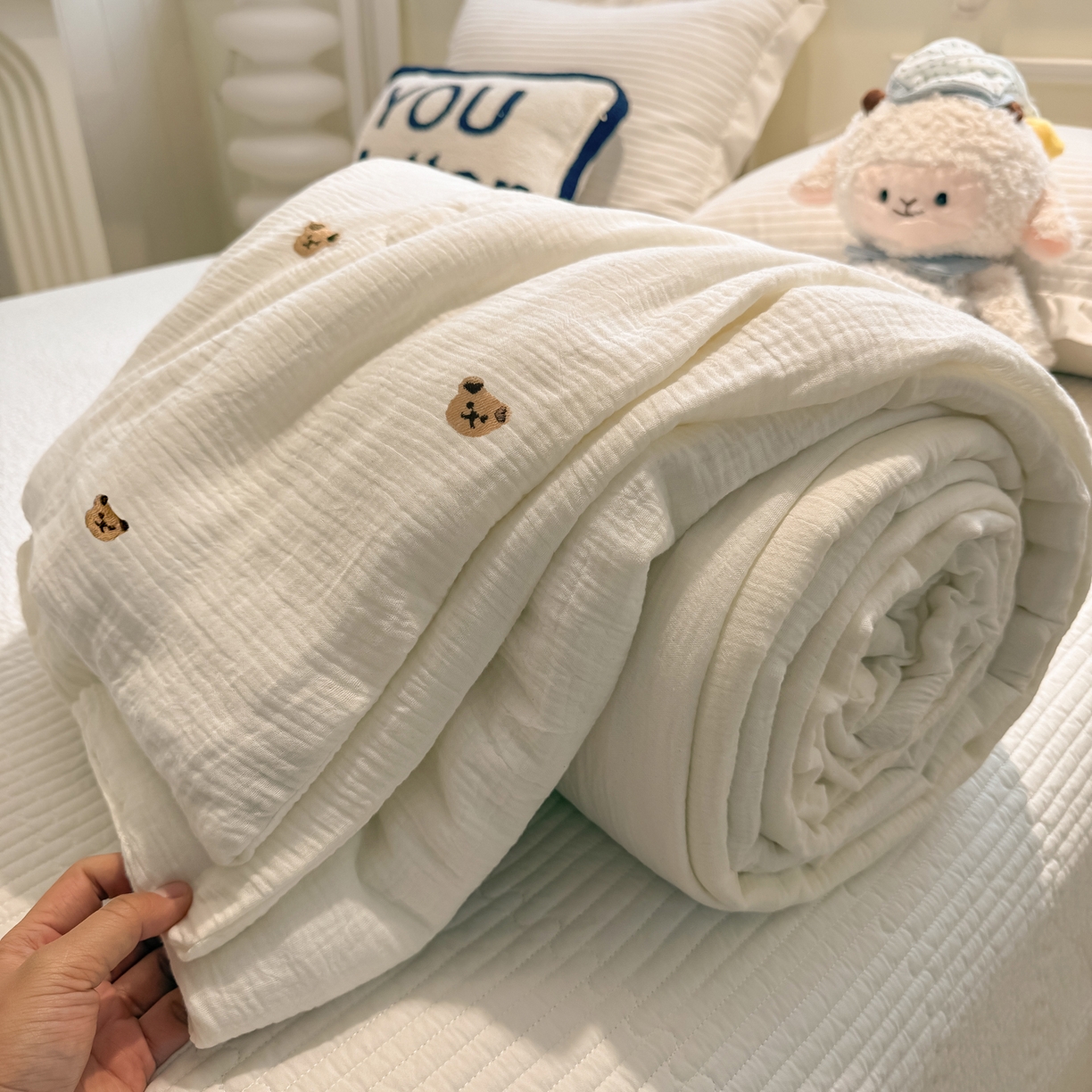 91家纺网 家纺一手货源 找家纺 盼季家纺 2026新款高品质A类木棉皱皱纱小清新刺绣夏被 小清新刺绣夏被-小熊