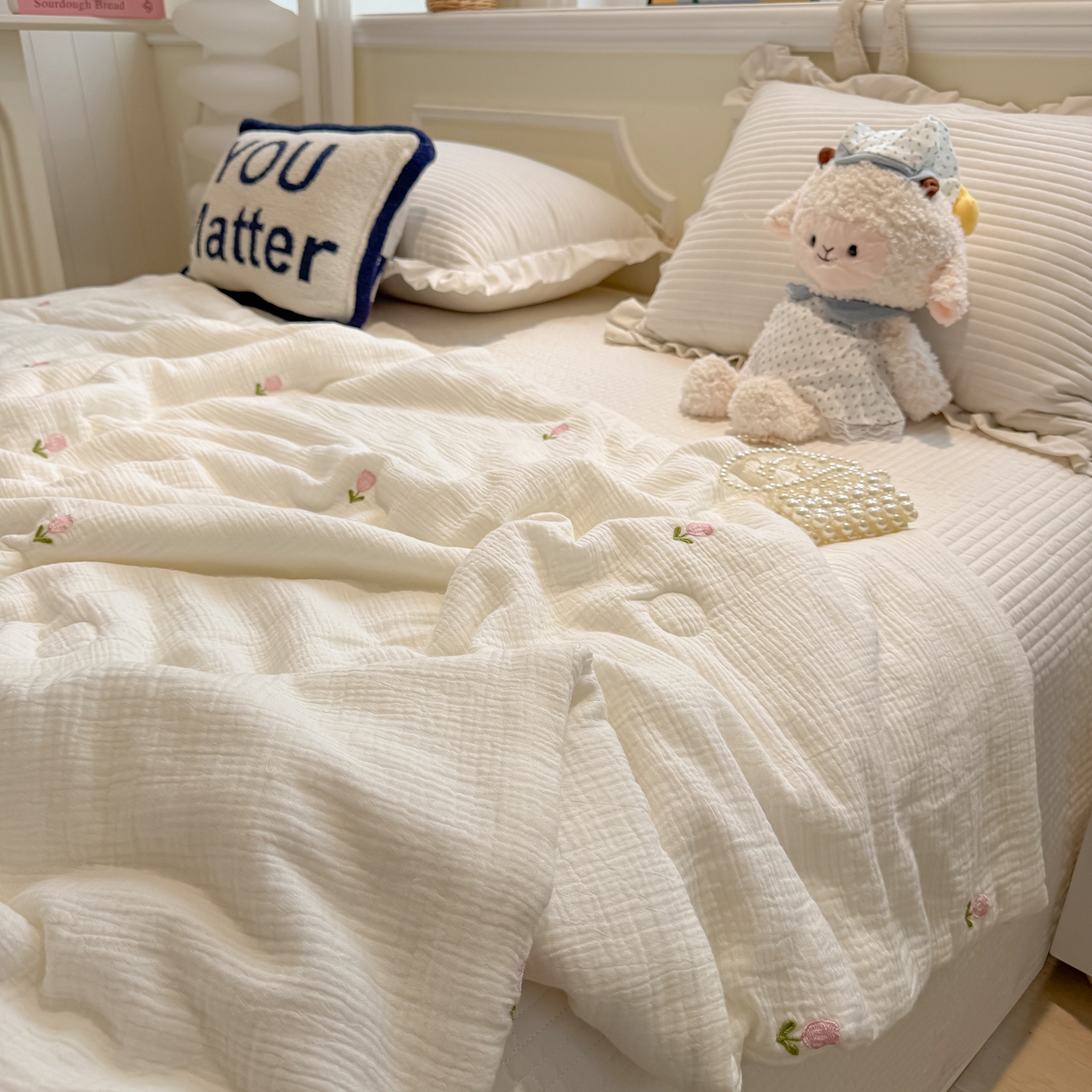 91家纺网 家纺一手货源 找家纺 盼季家纺 2026新款高品质A类木棉皱皱纱小清新刺绣夏被 小清新刺绣夏被-郁金香