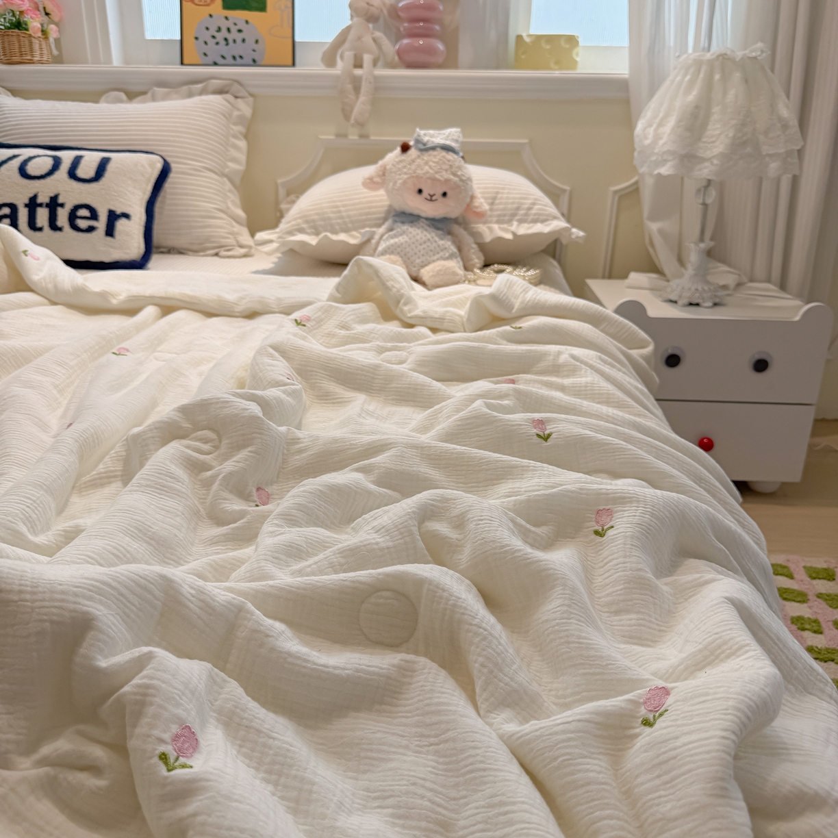 91家纺网 家纺一手货源 找家纺 盼季家纺 2026新款高品质A类木棉皱皱纱小清新刺绣夏被 小清新刺绣夏被-郁金香