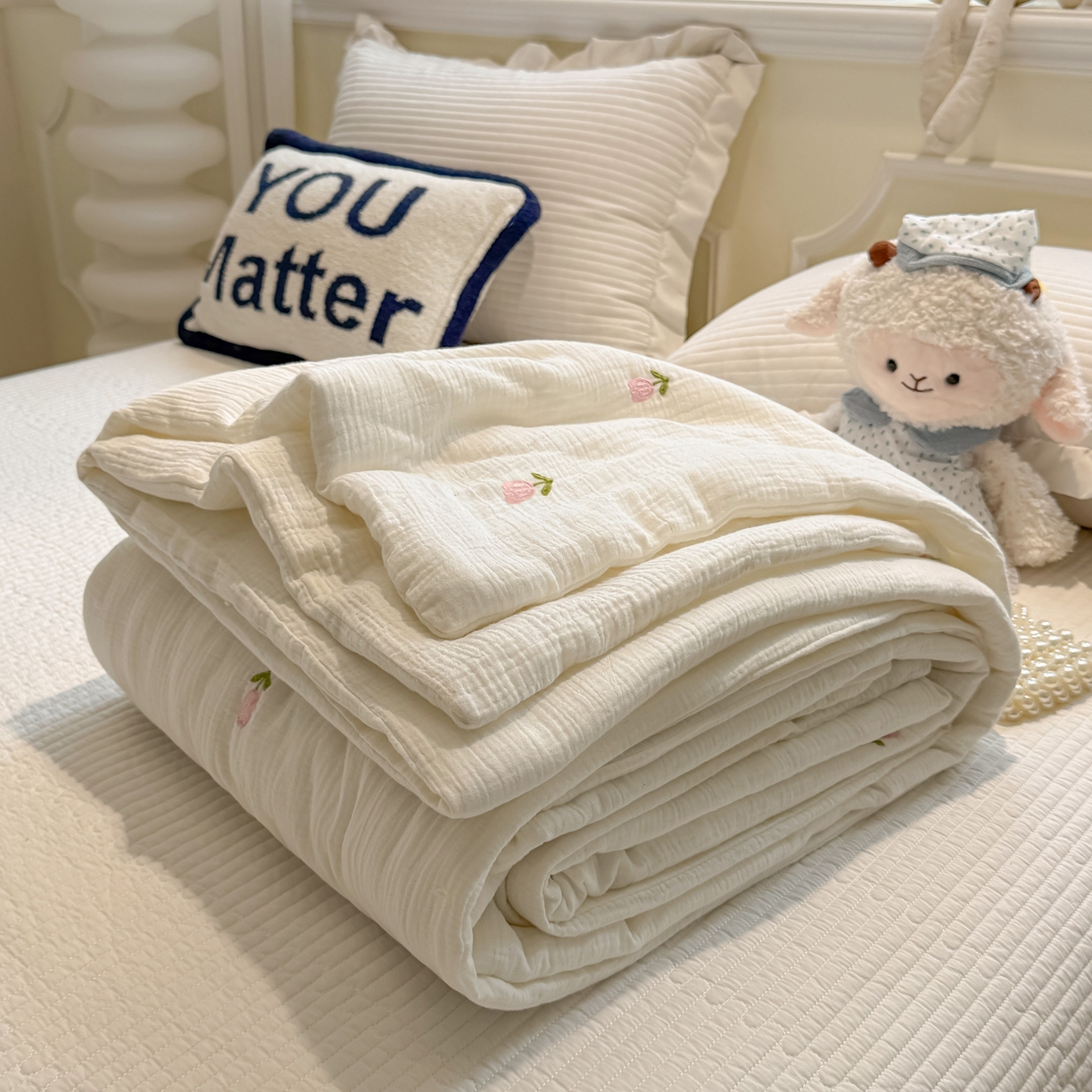 91家纺网 家纺一手货源 找家纺 盼季家纺 2026新款高品质A类木棉皱皱纱小清新刺绣夏被 小清新刺绣夏被-郁金香