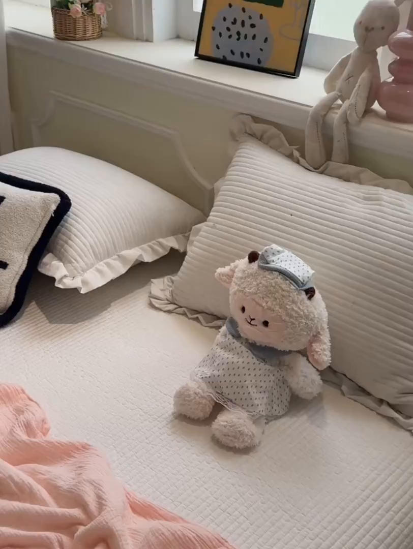 91家纺网 家纺一手货源 找家纺 盼季家纺 2026新款高品质A类木棉皱皱纱小清新刺绣夏被 小清新刺绣夏被-小KT