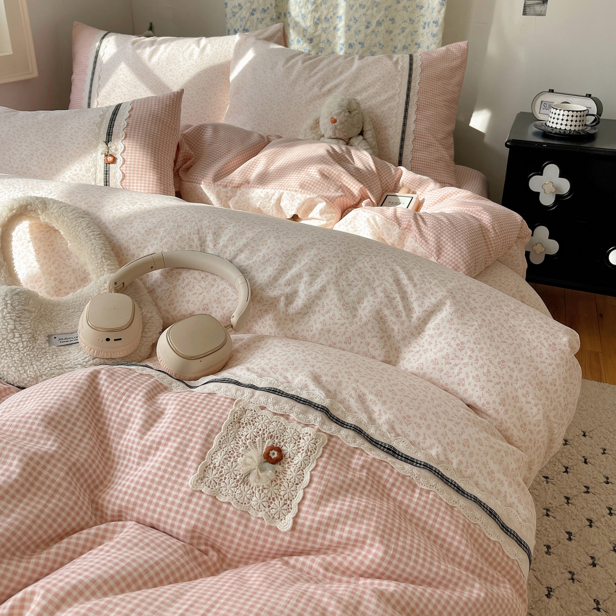 91家纺网 家纺一手货源 找家纺 栩裕纺织 2026新款仿棉水洗棉四件套 花漾格调-嫩粉