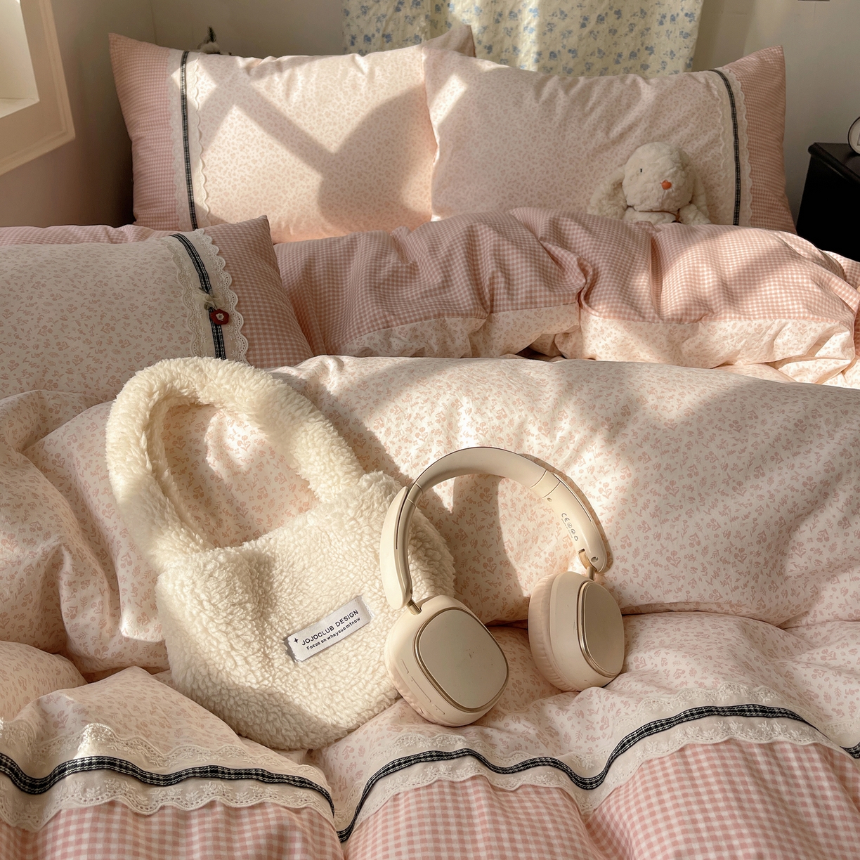 91家纺网 家纺一手货源 找家纺 栩裕纺织 2026新款仿棉水洗棉四件套 花漾格调-嫩粉