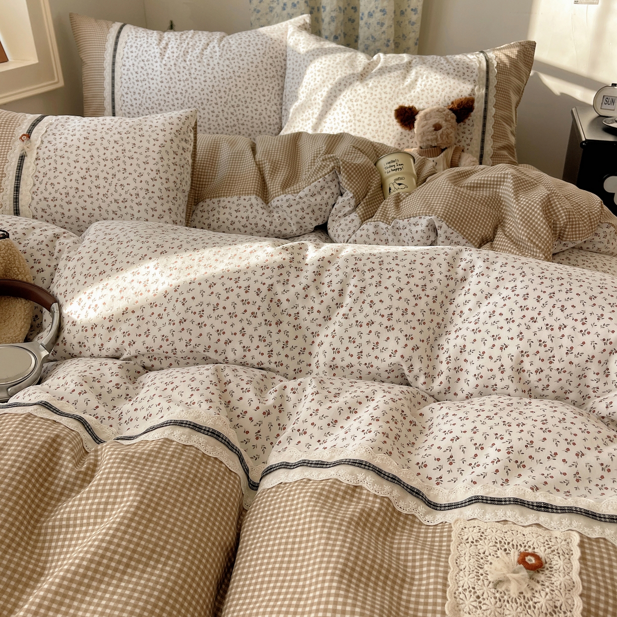 91家纺网 家纺一手货源 找家纺 栩裕纺织 2026新款仿棉水洗棉四件套 花漾格调-卡其