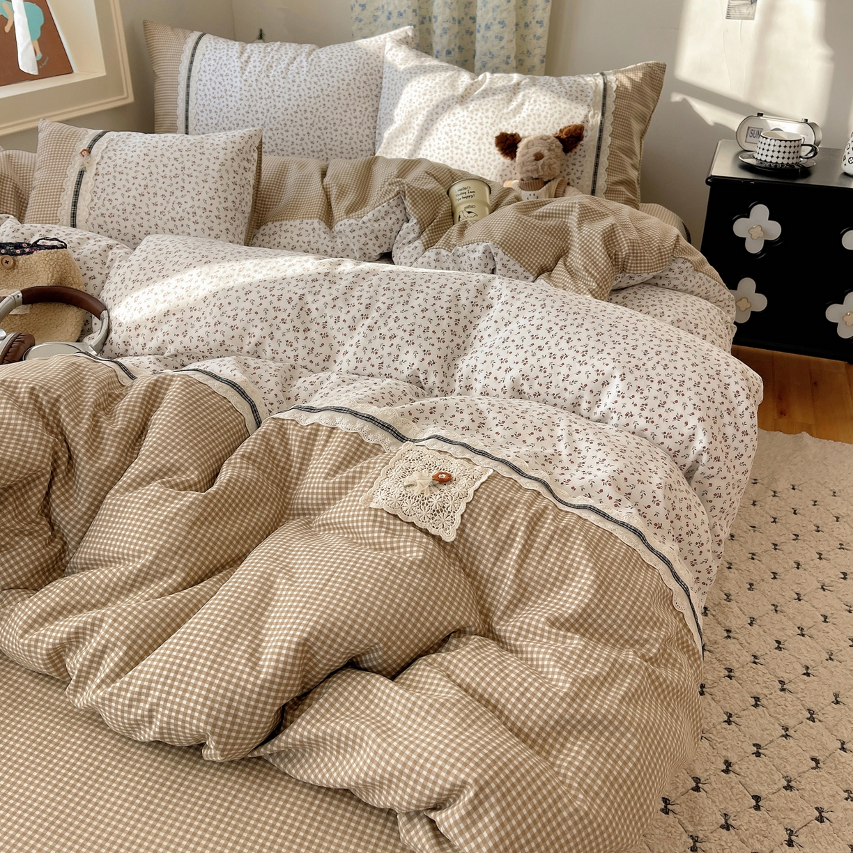 91家纺网 家纺一手货源 找家纺 栩裕纺织 2026新款仿棉水洗棉四件套 花漾格调-卡其