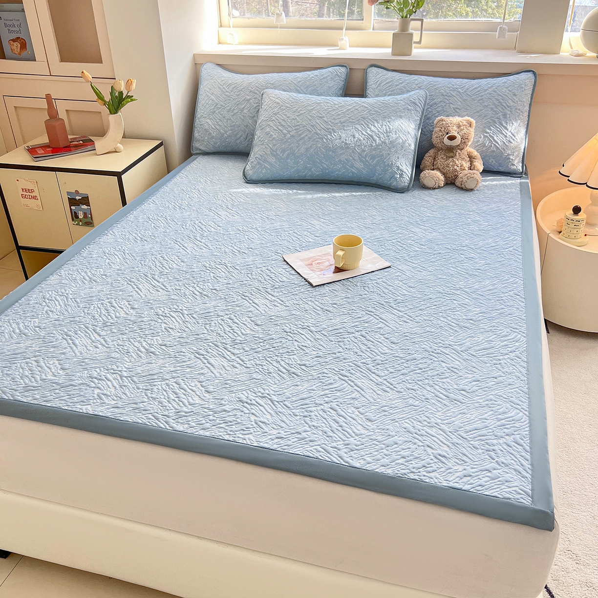 91家纺网 家纺一手货源 找家纺 能好家纺 2026新款高分子pe冰豆豆凉席床席款 轻奢蓝