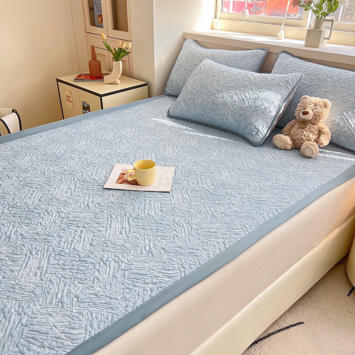 91家纺网 家纺一手货源 找家纺 能好家纺 2026新款高分子pe冰豆豆凉席床席款 轻奢蓝