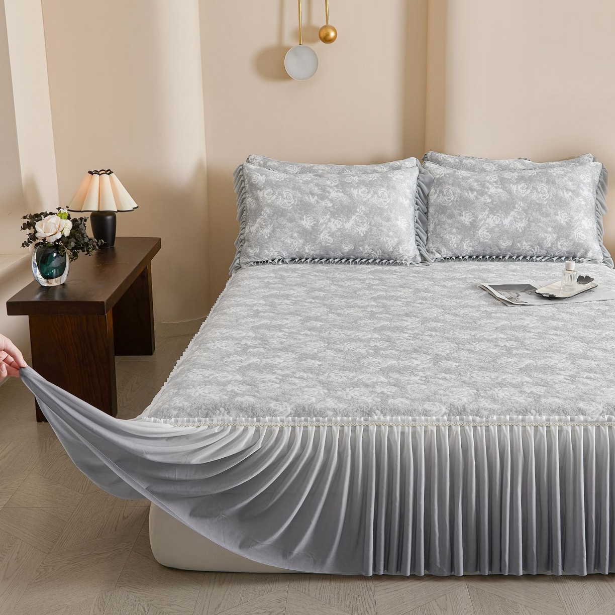 91家纺网 家纺一手货源 找家纺 喜梦缘家纺 2026新款PE冰豆豆冰丝床裙款凉席席子-玫瑰系列 灰玫瑰