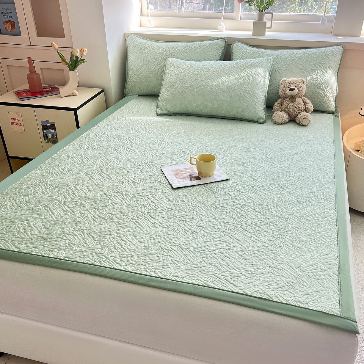 91家纺网 家纺一手货源 找家纺 能好家纺 2026新款高分子pe冰豆豆凉席床席款 轻奢绿