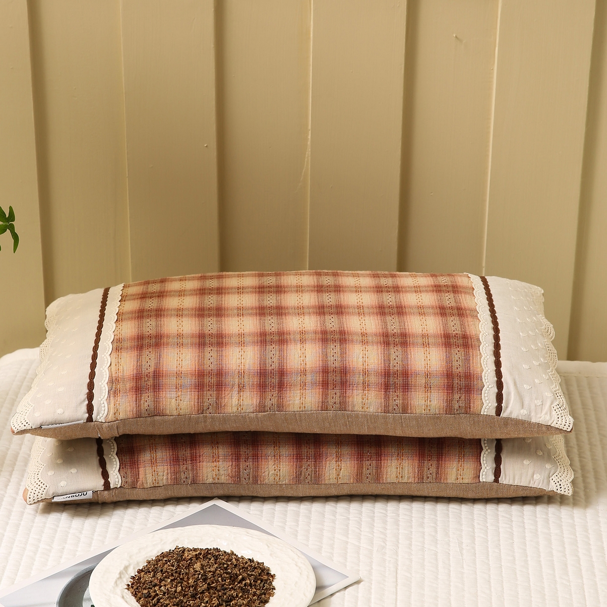 91家纺网 家纺一手货源 找家纺 梦叶草 2026新款全棉色织简约风条格荞麦枕芯 全棉色织简约条格荞麦枕-格调红