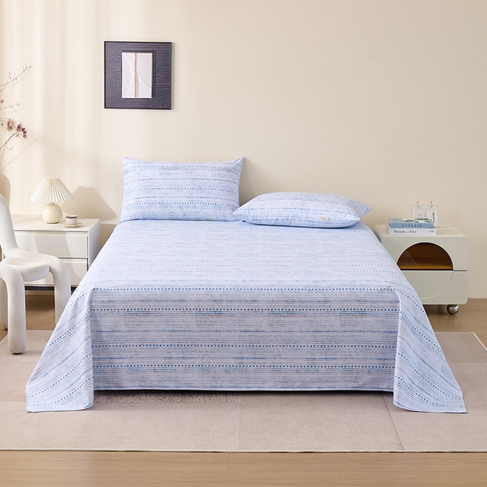 91家纺网 家纺一手货源 找家纺 居美良品 2026新款100%全棉A类新疆棉数码印花纯棉老粗布床单凉席二三件套 蓝调恋曲