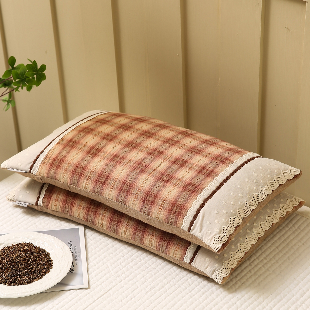 91家纺网 家纺一手货源 找家纺 梦叶草 2026新款全棉色织简约风条格荞麦枕芯 全棉色织简约条格荞麦枕-格调红