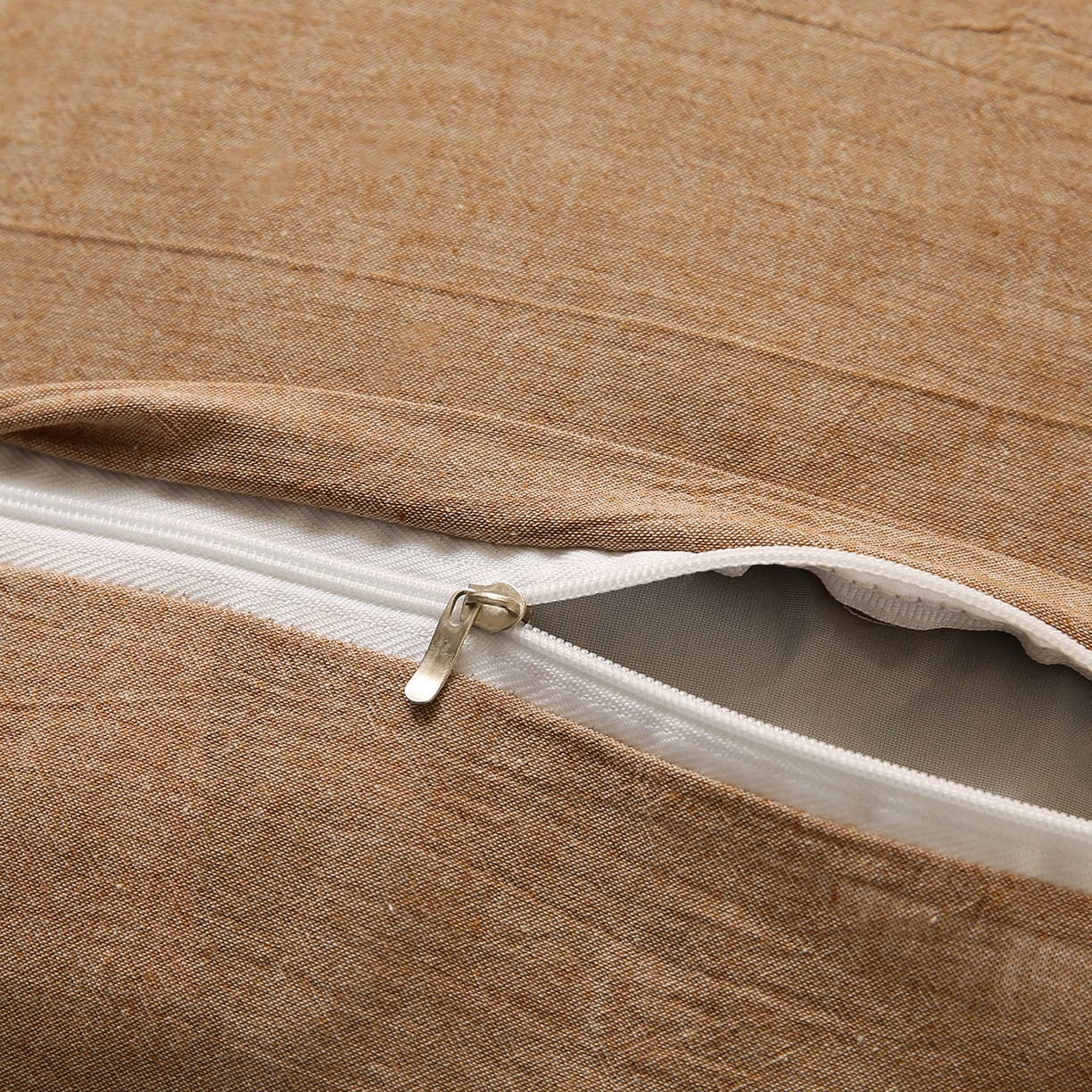 91家纺网 家纺一手货源 找家纺 梦叶草 2026新款全棉色织简约风条格荞麦枕芯 全棉色织简约条格荞麦枕-格调红