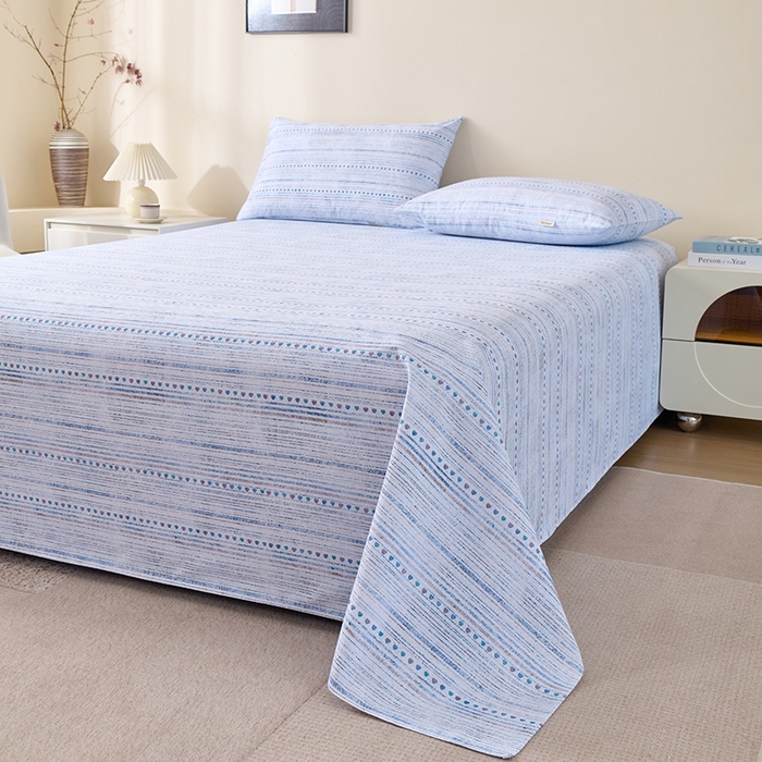 91家纺网 家纺一手货源 找家纺 居美良品 2026新款100%全棉A类新疆棉数码印花纯棉老粗布床单凉席二三件套 蓝调恋曲