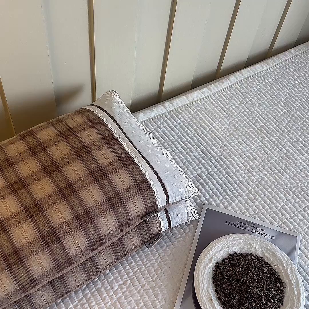 91家纺网 家纺一手货源 找家纺 梦叶草 2026新款全棉色织简约风条格荞麦枕芯 全棉色织简约条格荞麦枕-格调黄