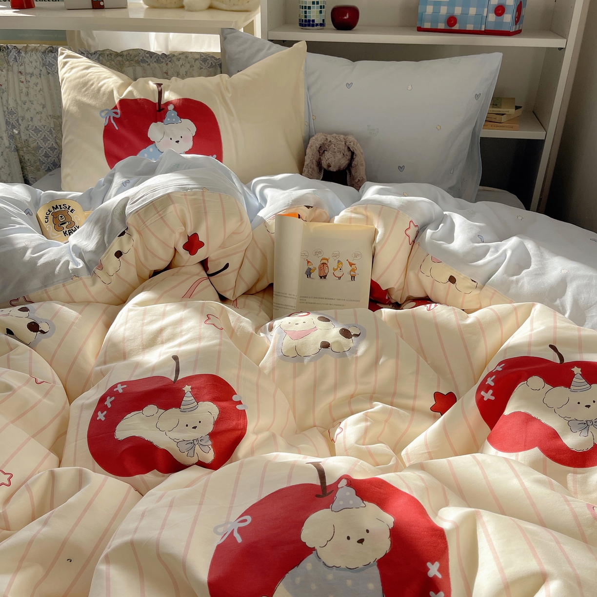 91家纺网 家纺一手货源 找家纺 栩裕纺织 2026新款全棉数码印花四件套 红苹果狗狗